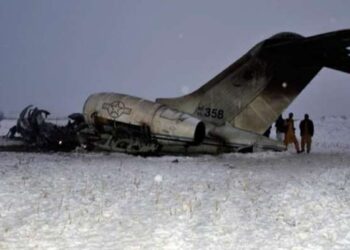Wreckage of helicopter crash that killed 5 found on glacier