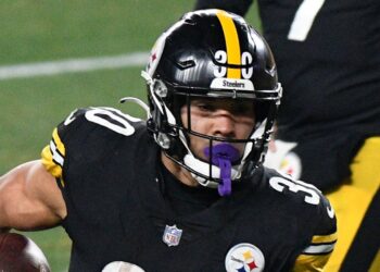 James Conner: Arizona Cardinals agree one-year deal with running back | NFL News